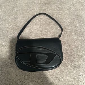 Black and silver faux leather 1dr bag